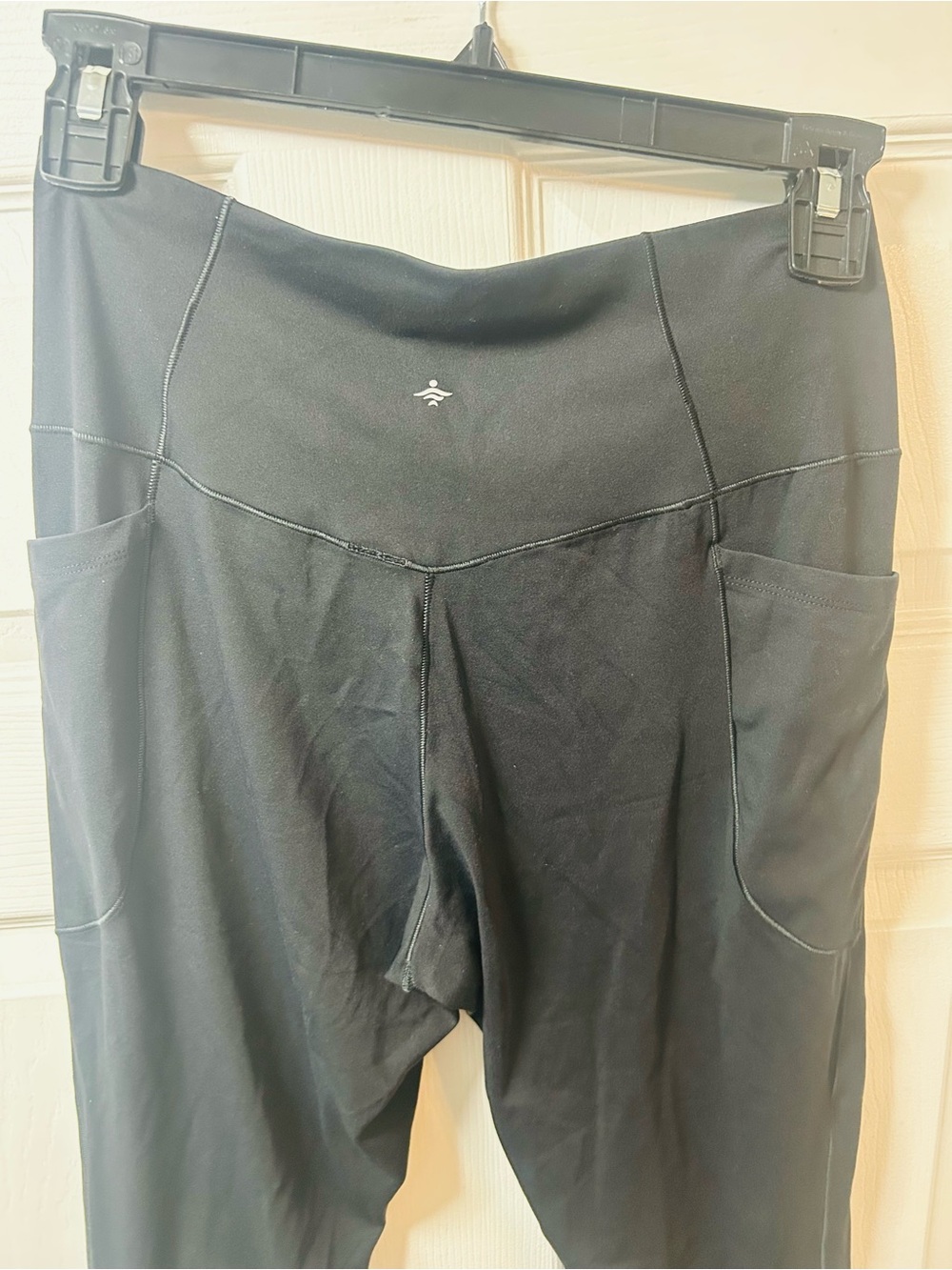 HALARA Black Capris - Women's Large nwot - Picture 9 of 14